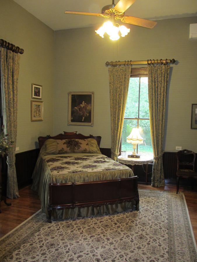 Adair Manor Bed & Breakfast Adairsville Exterior photo